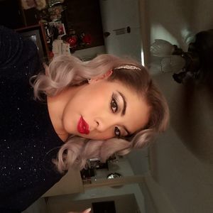 Meet your Posher, Alma